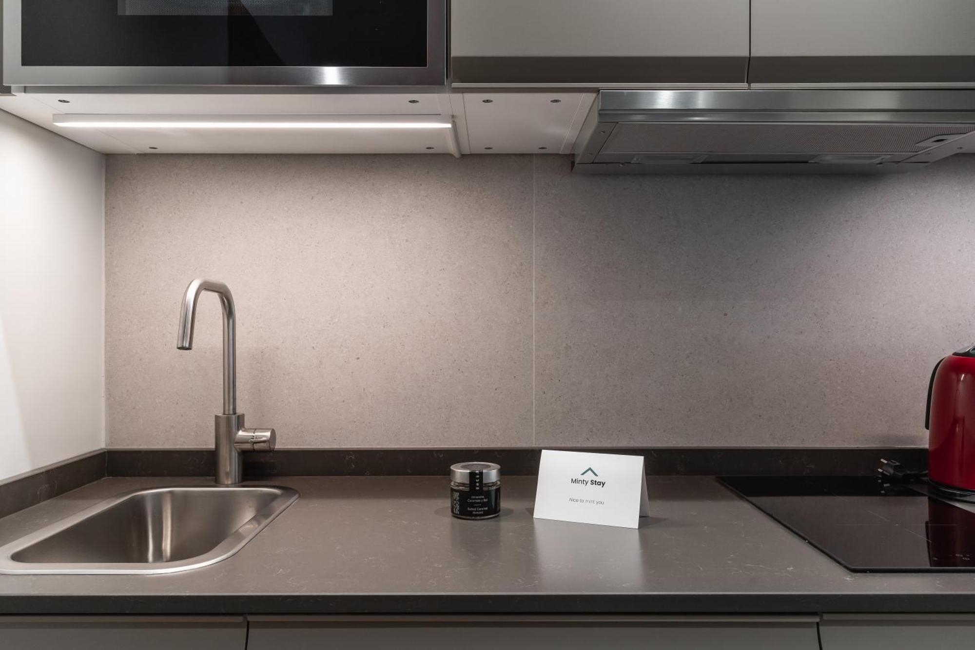 Laurel-Mintystay Apartments 马德里 外观 照片
